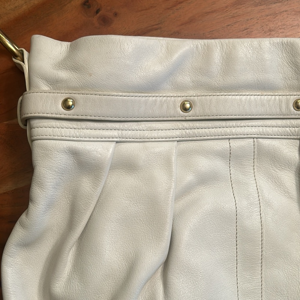 COACH white leather bag with gold hardware. - Picture 9 of 9